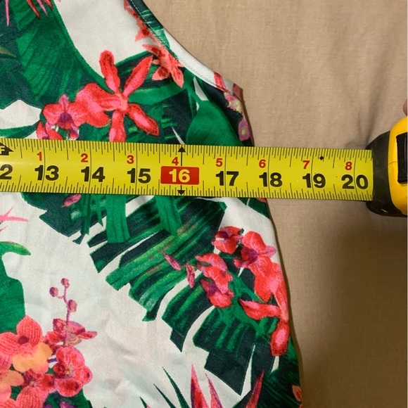 Victoria’s Secret tropical cami - Picture 2 of 5